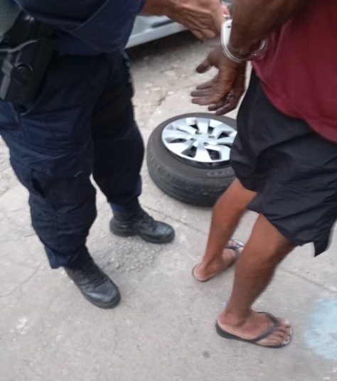 homem-e-preso-ao-furtar-roda-de-veiculo-em-estacionamento-de-edificio-em-campos