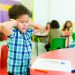 Comissão da Câmara aprova projeto que substitui sinais sonoros por música nas escolas para acolher alunos autistas
