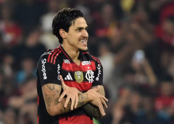 Flamengo passa o trator e aplica maior goleada da história do Brasileirão de pontos corridos