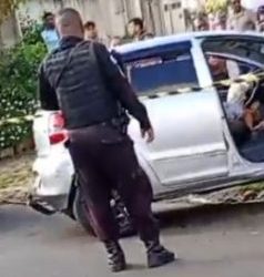 Homem é morto a tiros dentro de carro em Travessão, em Campos
