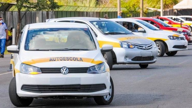 Lei que garante isenção de pagamento em caso de reprovação no primeiro exame prático da CNH entra em vigor