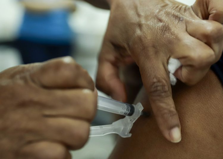 Quatro estados apresentam aumento de síndrome respiratória por covid