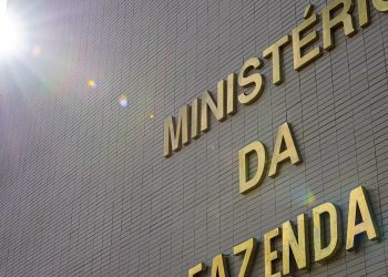 Despesas federais poderão crescer até R$ 168 bilhões em 2026