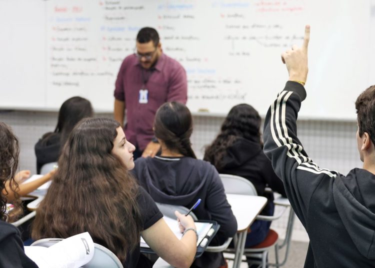 Escolas podem corrigir dados do Censo Escolar 2025 até 23 de outubro