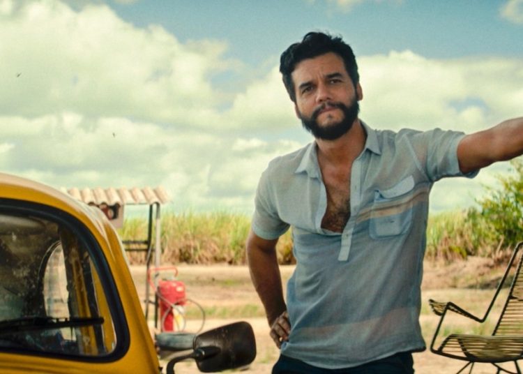 Kleber Mendonça Filho receberá prêmio do Critics Choice por ‘O Agente Secreto’