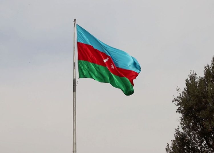 Azerbaijão firma parceria com Brasil para oferecer bolsas de pesquisa