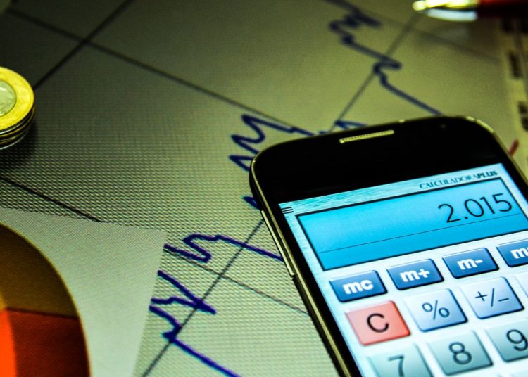 Mercado financeiro projeta inflação de 4,83% em 2025
