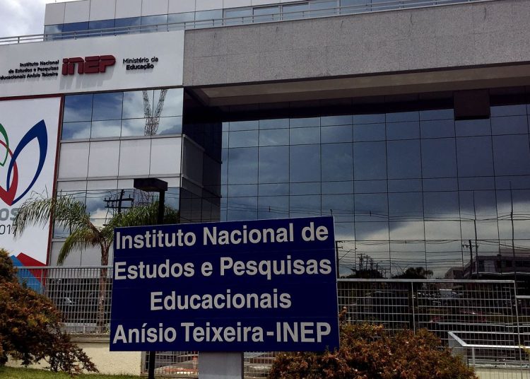 Inep seleciona professores para elaborar e revisar o Encceja
