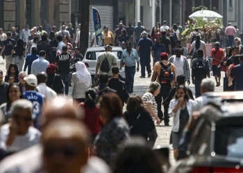 Mais de 6,5 milhões de famílias deixaram linha da pobreza em 2 anos