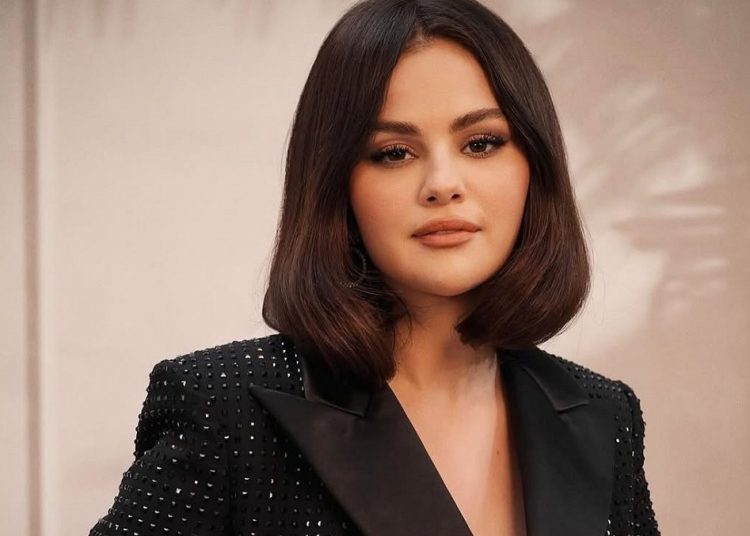 Selena Gomez e Benny Blanco se casam em cerimônia intimista na Califórnia