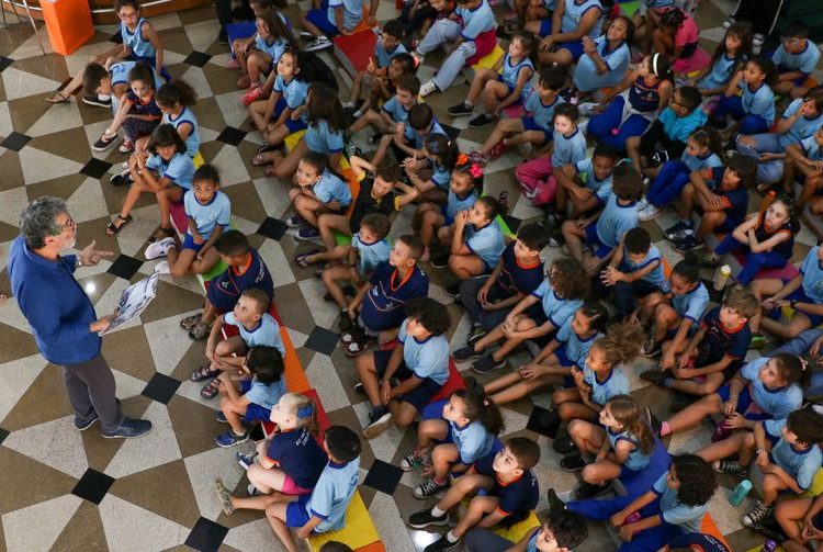 Ler ensina empatia a crianças, diz presidente da Biblioteca Nacional