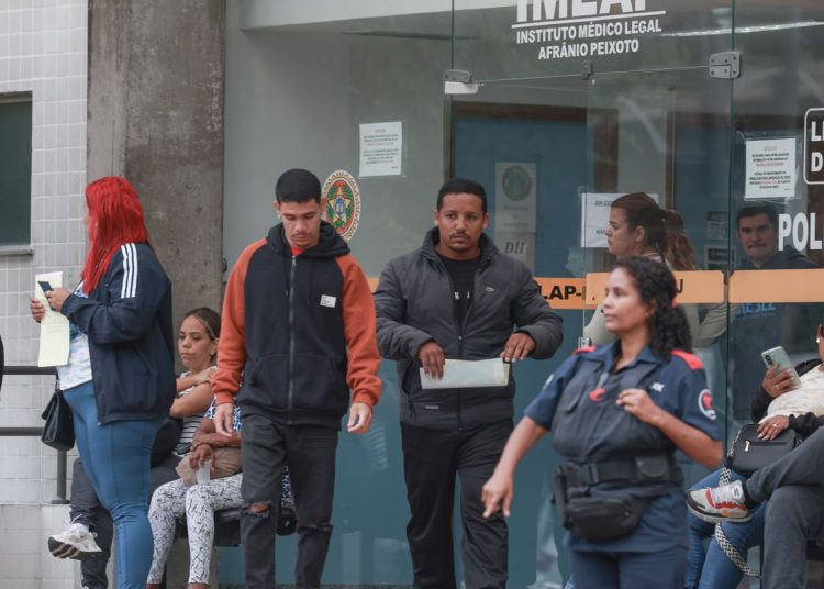 Após operação, complexos da Penha e do Alemão não retomaram a rotina