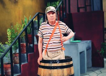 ‘Saturday Night Live’ faz paródia de ‘Chaves’ com Bad Bunny; assista
