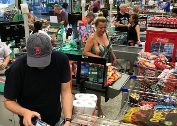 Preços dos alimentos caem pelo 4º mês consecutivo, diz IBGE