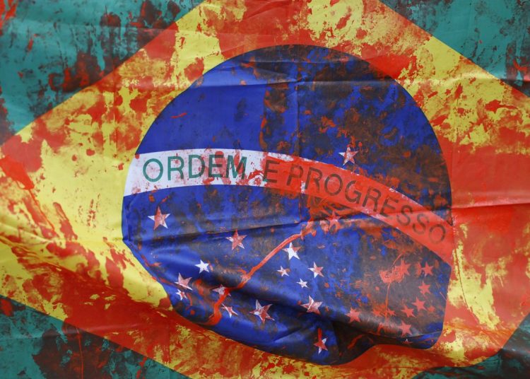 Moradores do Complexo do Alemão tentam retomar rotina após operação