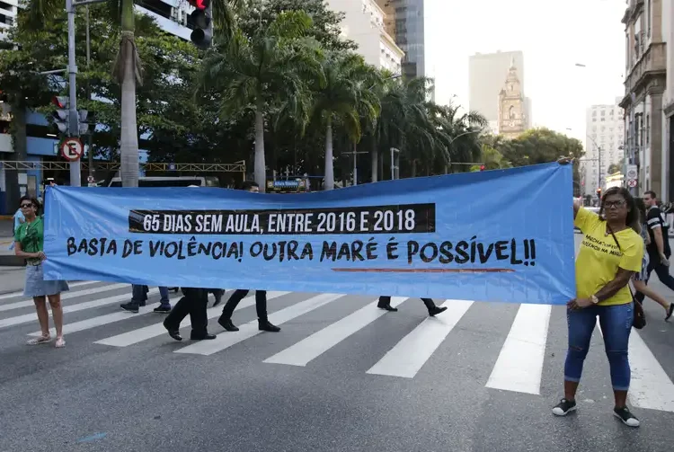 Vacinação despenca na Maré em dias de operação policial, aponta Unicef