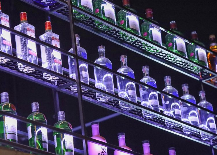 Paraná confirma dois casos de contaminação por metanol em bebidas