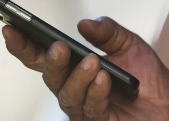 No RJ, Operação Rastreio combate roubo, furto e receptação de celular