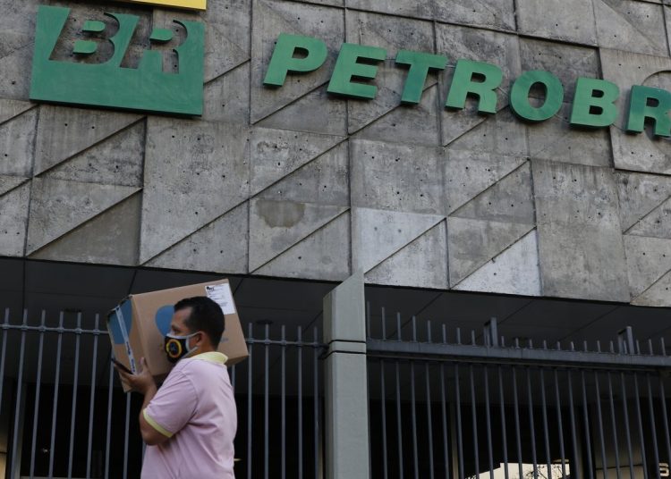 Petrobras faz importação inédita de gás de Vaca Muerta, na Argentina