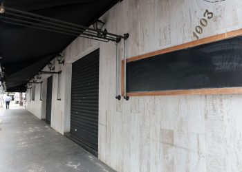 Vigilância Sanitária do DF interdita bebidas em rede de supermercados