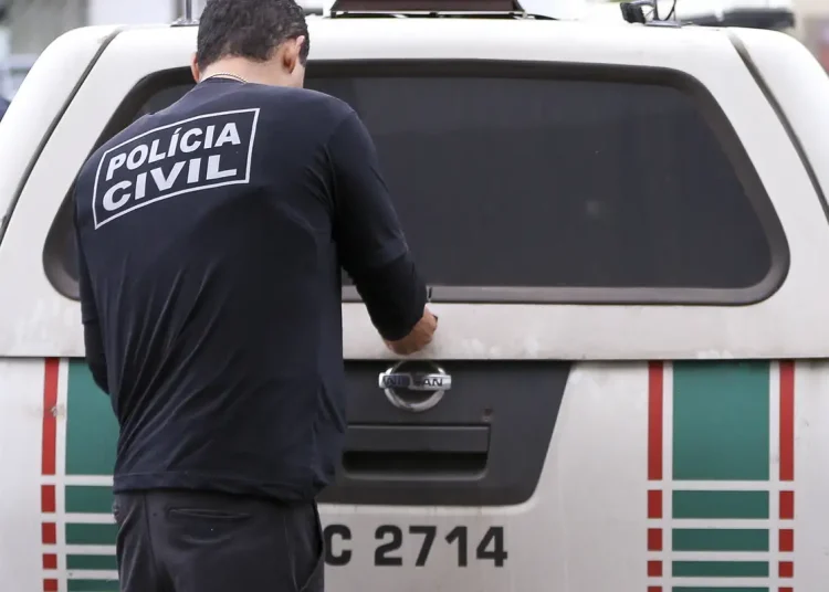 Polícia do RJ faz ação contra grupo acusado de extorquir indústrias