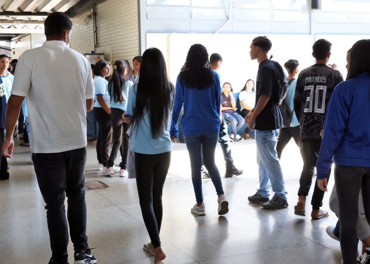 Pé-de-Meia: nascidos em setembro e outubro recebem 9ª parcela