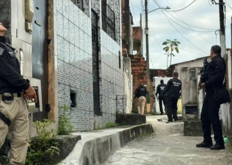 Bahia e Ceará: operação contra o Comando Vermelho prende 35 pessoas