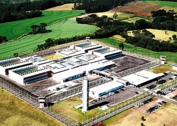 Sete chefes do Comando Vermelho são levados para Catanduvas, no Paraná