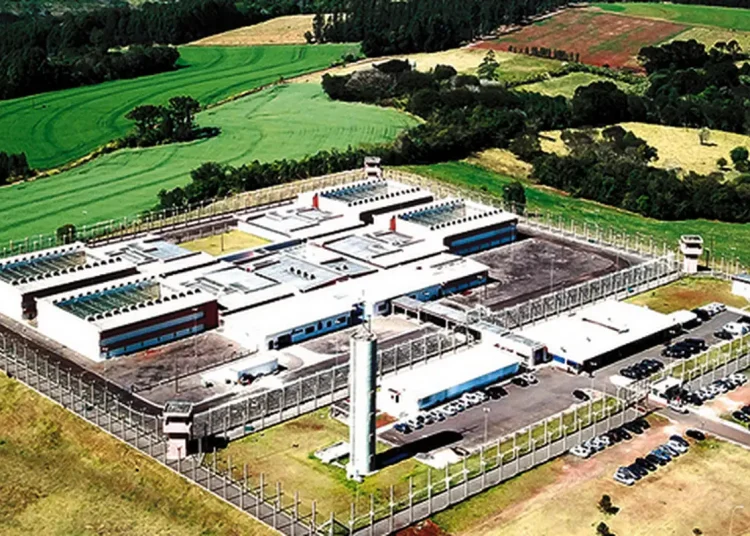 Sete chefes do Comando Vermelho são levados para Catanduvas, no Paraná