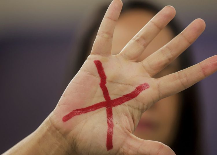 OMS: 840 milhões de mulheres no mundo foram alvo de violência