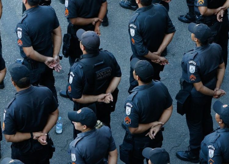 Cinco PMs do Rio são presos por crimes durante Operação Contenção