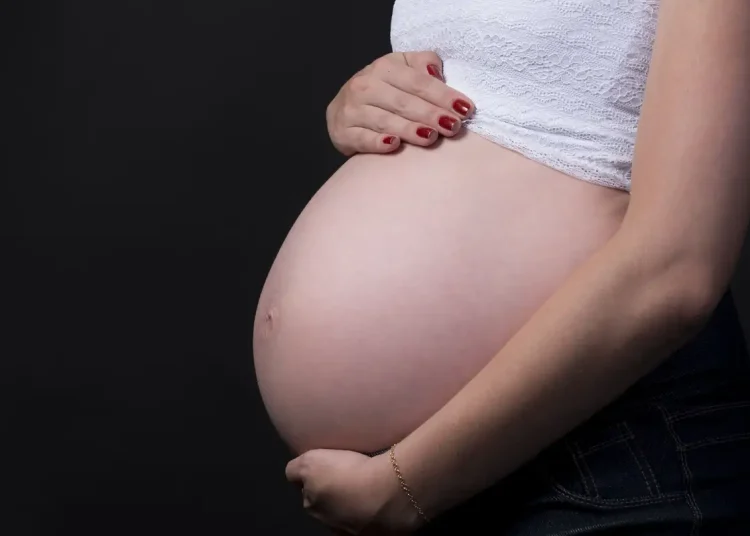 Gestantes de áreas vulneráveis têm risco maior de perder bebê