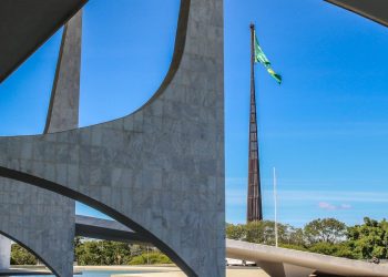 Lula se reúne com ministros e pede empenho para PEC da Segurança