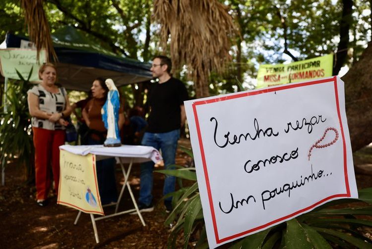 Estudantes chegam cedo para o Enem e relatam superação e confiança