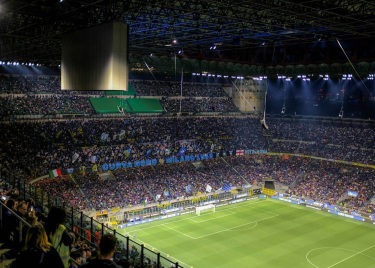 Tom Cruise recebe Oscar honorário por sua carreira