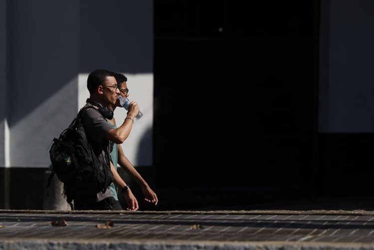 Com 40°C, Rio tem 450 atendimentos de saúde por dia por causa do calor