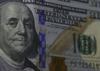 Dólar sobe para R$ 5,52 e alcança maior valor em quatro meses