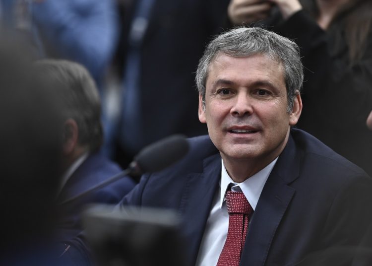 Saem primeiras imagens de Jim Caviezel como Jair Bolsonaro