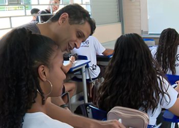 Professores podem acumular cargo público, decide Congresso