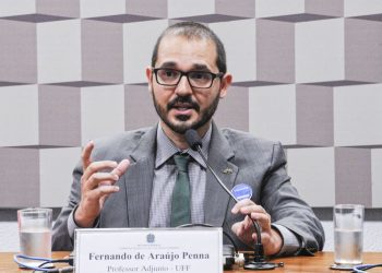 Violência e censura afetam nove em cada dez professores brasileiros