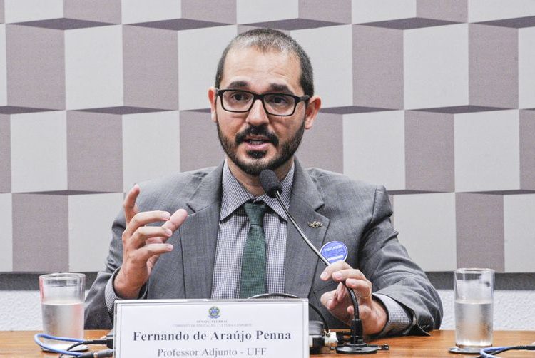 Violência e censura afetam nove em cada dez professores brasileiros