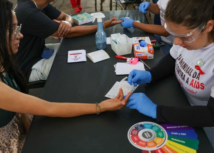 Brasil celebra avanços neste Dia Mundial de Luta contra o HIV