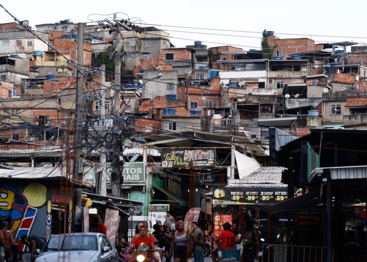 Governo do Rio apresenta ao STF plano para retomar controle de favelas