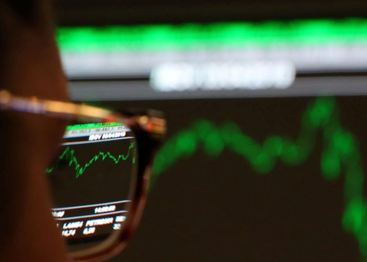 Bolsa volta a bater recorde com redução de tensões externas