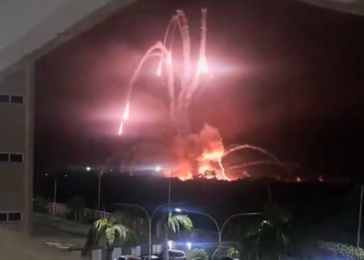 EUA atacam Venezuela e Trump confirma captura de Maduro e esposa
