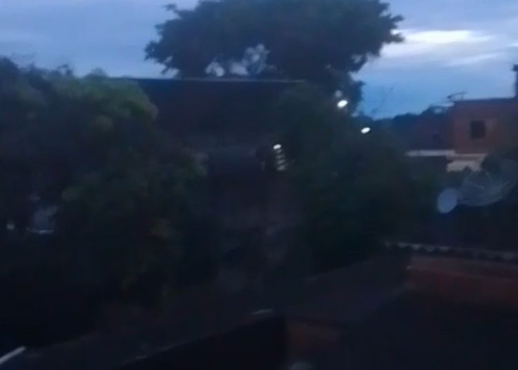 Confronto entre facções causa intensa troca de tiros no Parque Prazeres, em Campos
