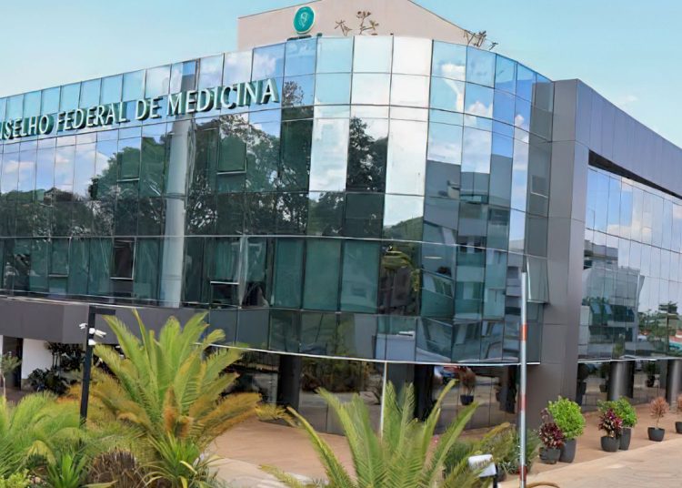 CFM estuda usar Enamed para conceder registro profissional