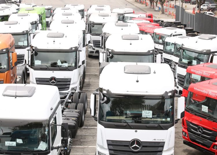 Governo anuncia R$ 10 bilhões em crédito para compra de caminhões