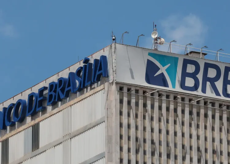 Governo do DF propõe dar imóveis como garantia para capitalizar BRB