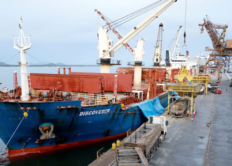 Novas tarifas de Trump poupam 46% das exportações do Brasil aos EUA